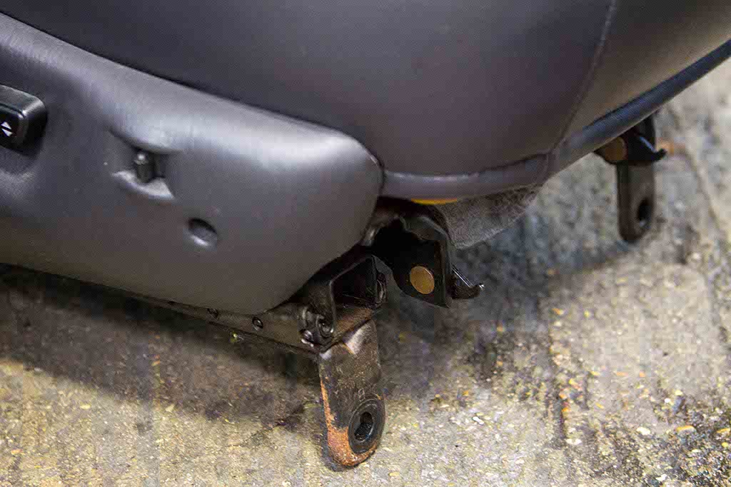 How to Find a Car Water Leak and Fix it in 5 Steps