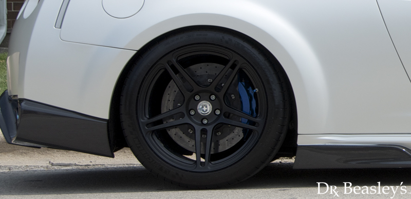 White Nissan GTR Wheel