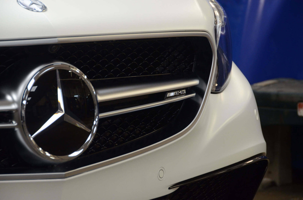 2016 AMG S63 Coupe Magno Cashmere White Front Emblem