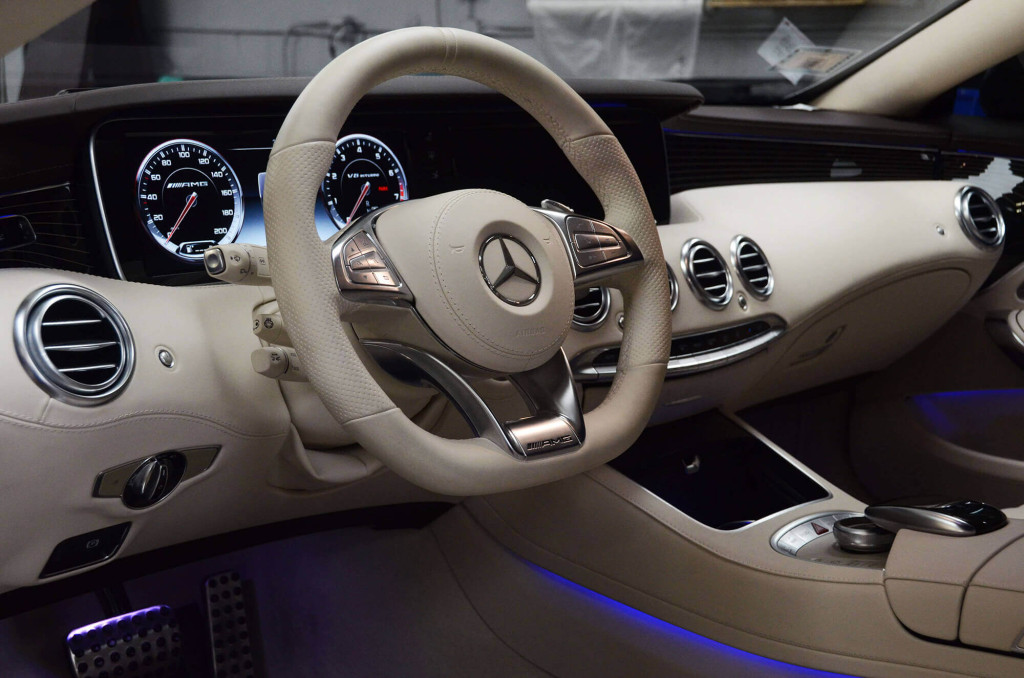2016 AMG S63 Coupe Magno Cashmere White Steering Wheel