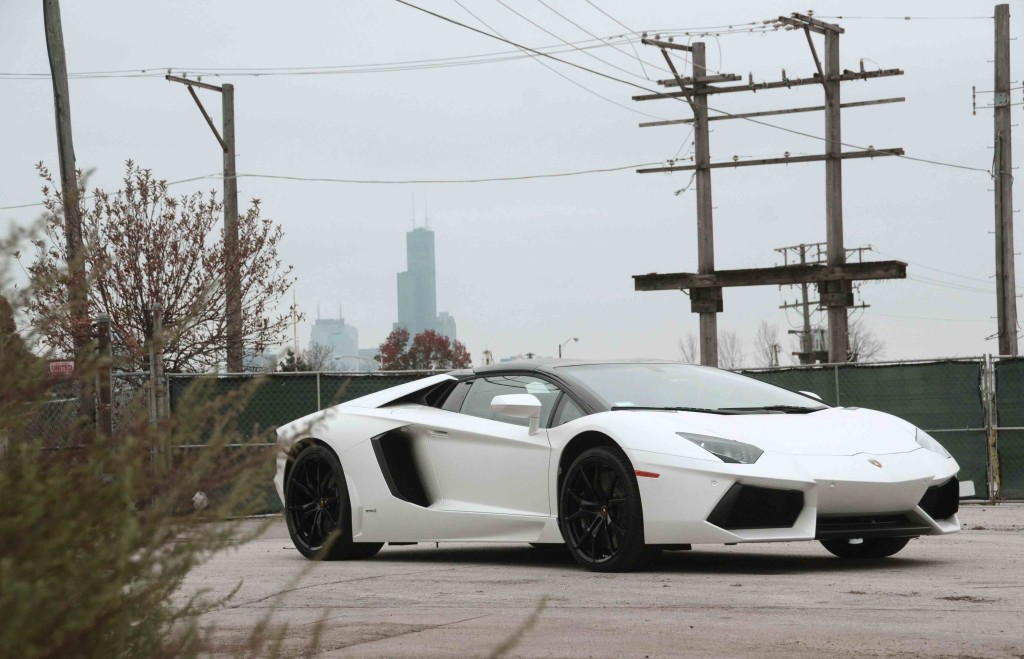 aventador-profile-skyline