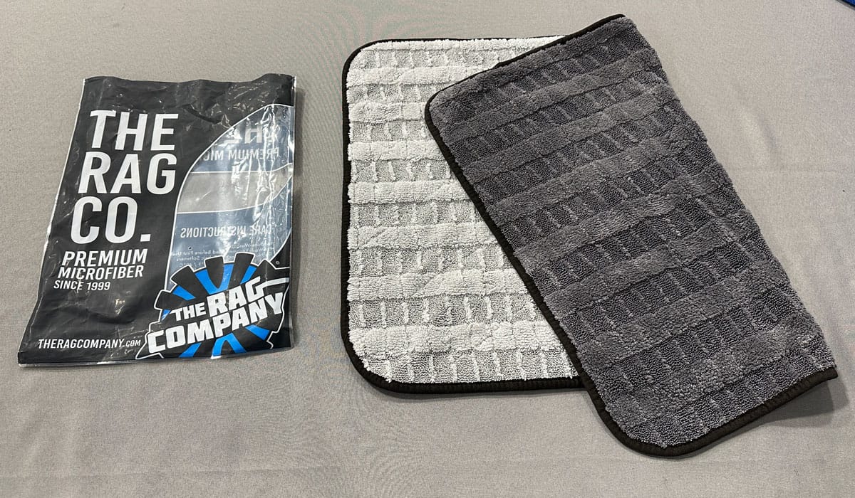 20"x30" Gauntlet Microfiber Towel by The Rag Company