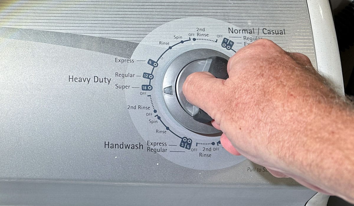 Setting timer on washer for microfiber towels and wash mitts