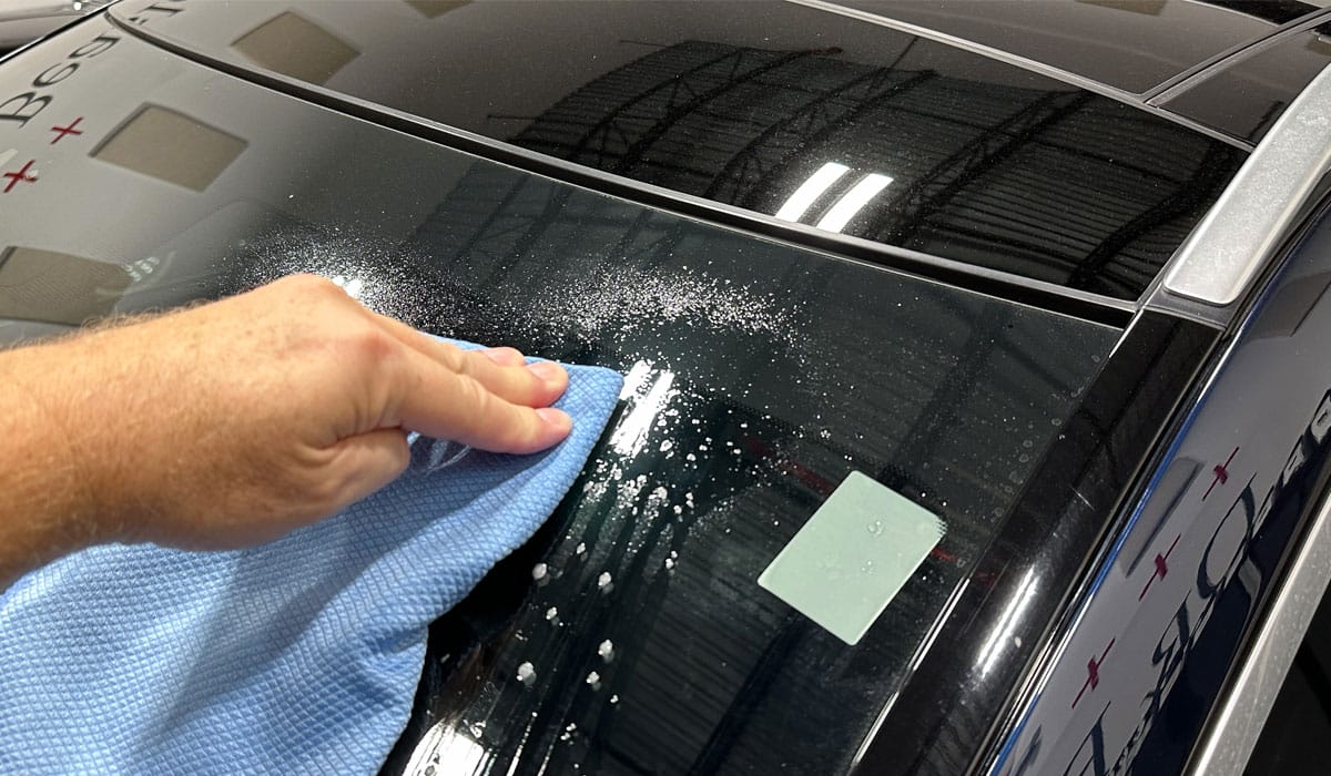 How to Clean Car Windows