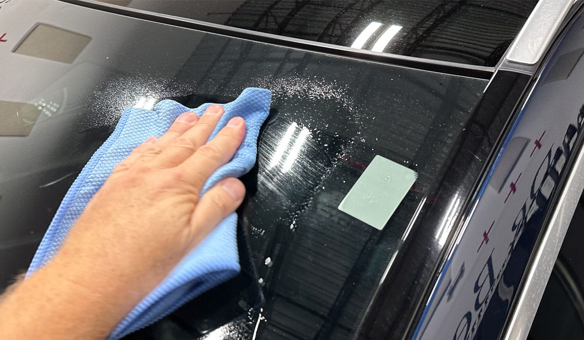 How to Clean Car Windows