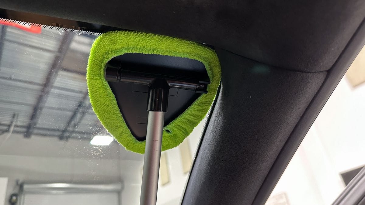 How to Clean Car Windows