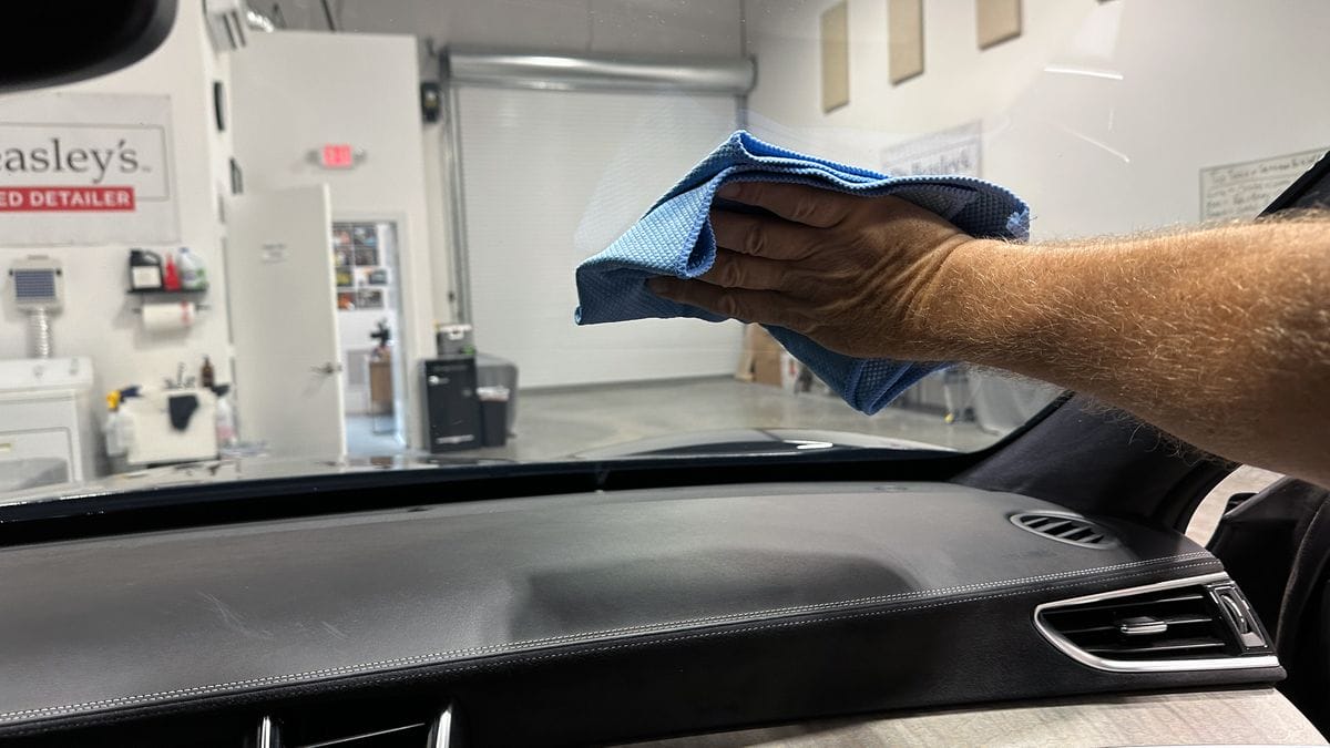 How to Clean Car Windows