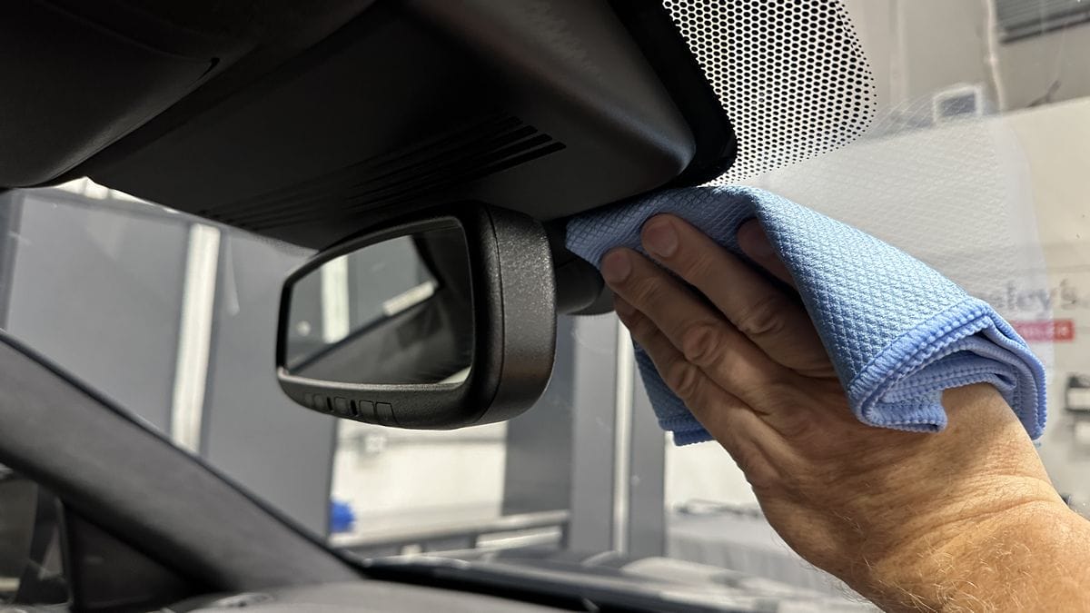 How to Clean Car Windows
