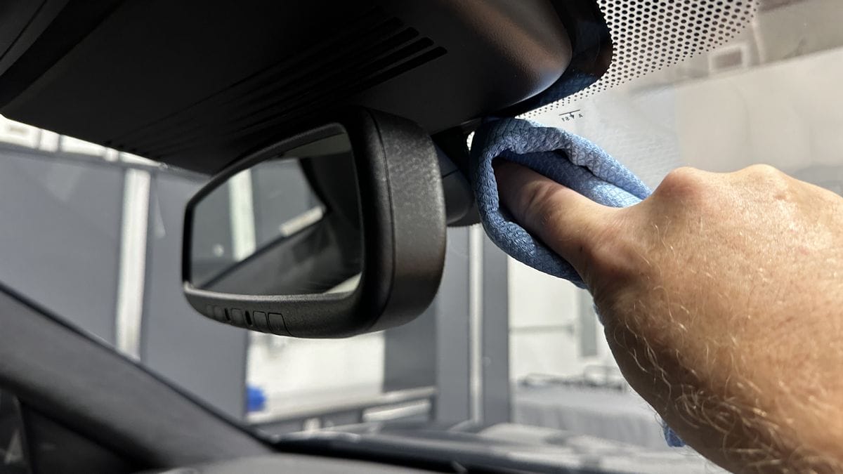 How to Clean Car Windows