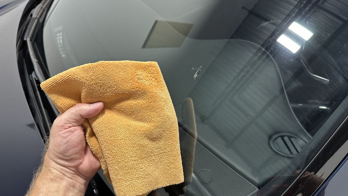 How to Clean Car Windows
