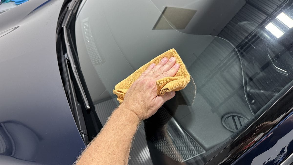 How to Clean Car Windows