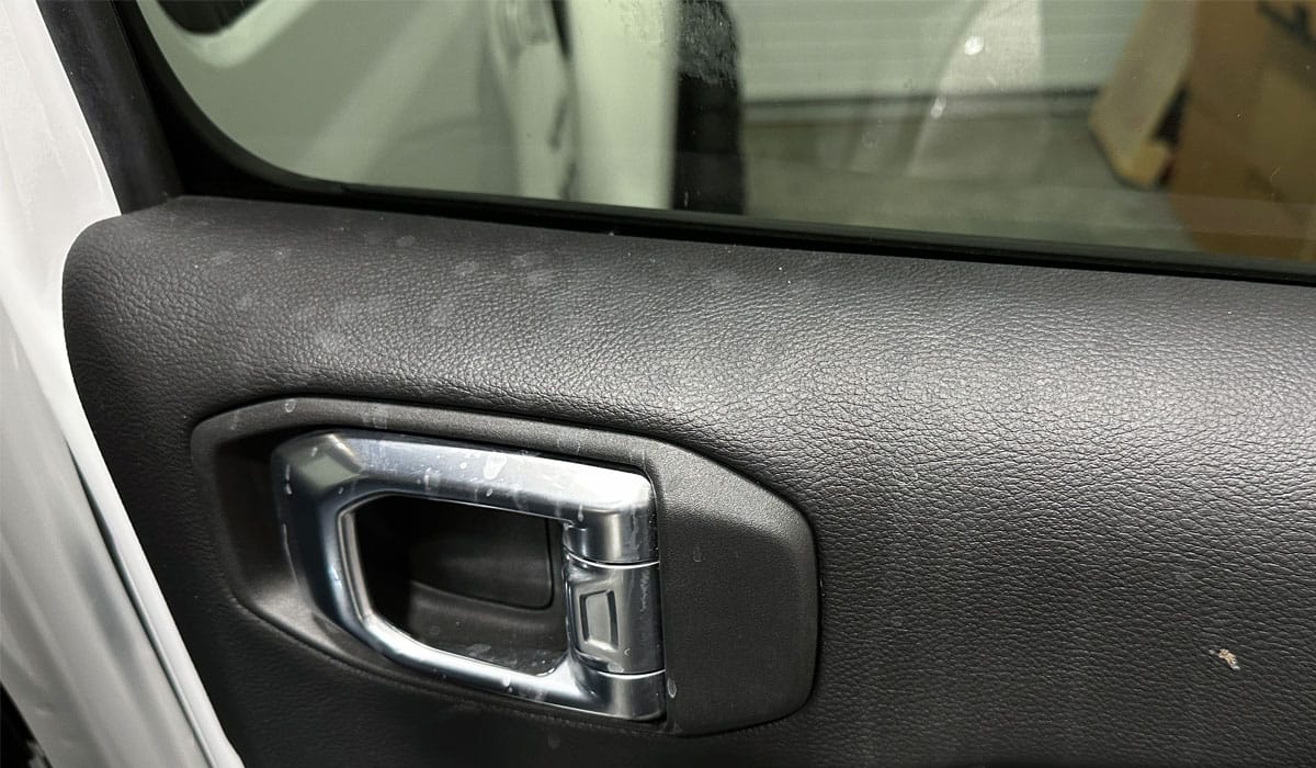 How to Clean Car Windows