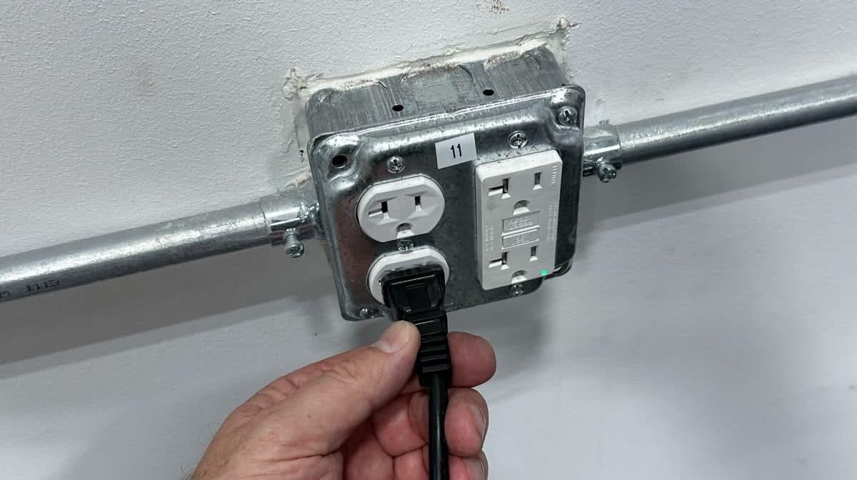 Harbor Freight Bauer DA Polisher