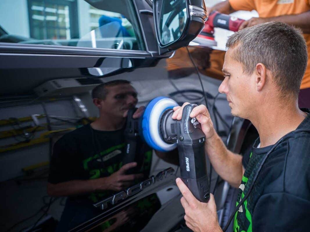 Auto detailing class in Chicago