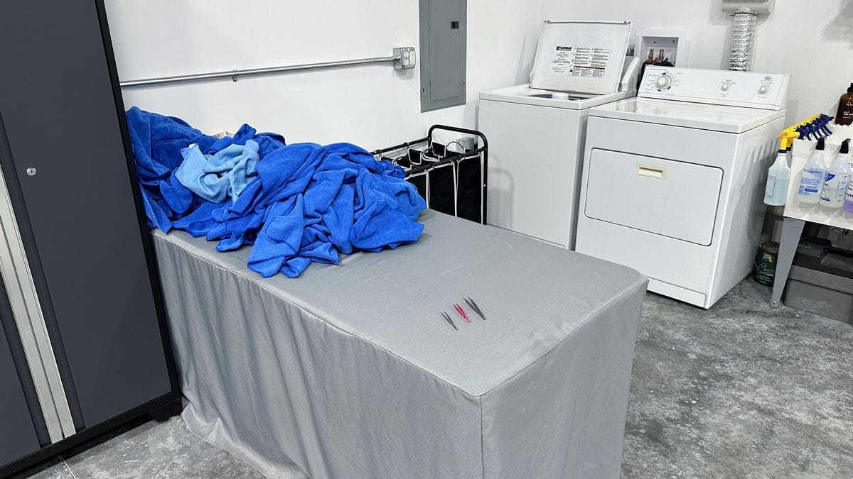 Microfiber towel inspection table