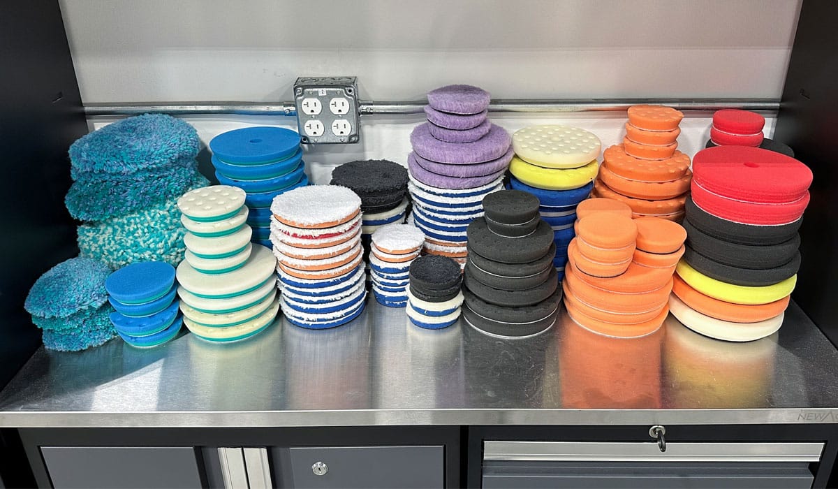 Polishing pads for class