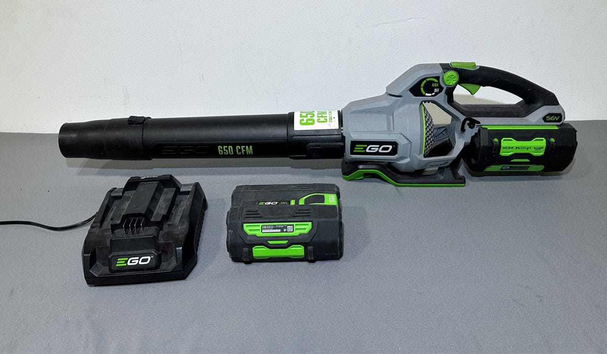 Blower for drying cars