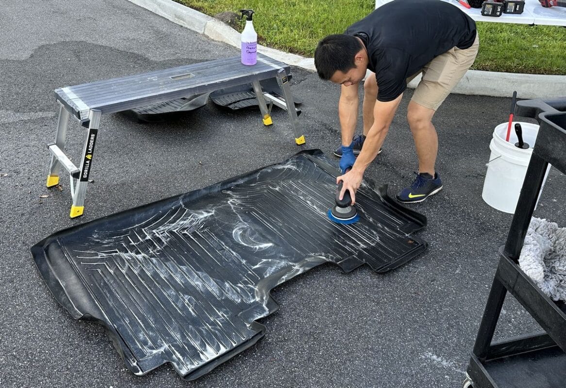 Scrubbing floor mats