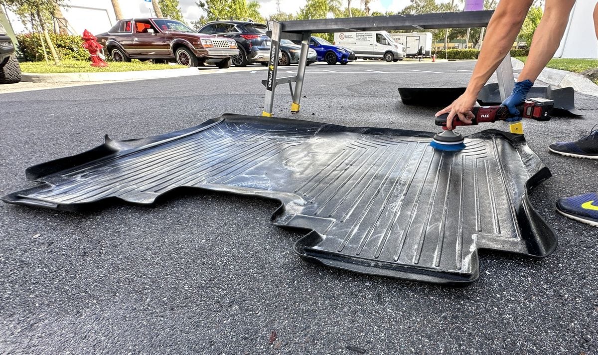 Scrubbing floor mats