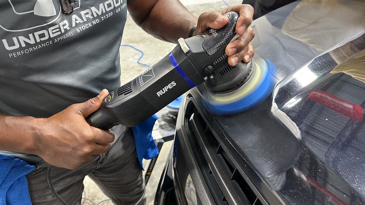 Polishing paint with foam pad