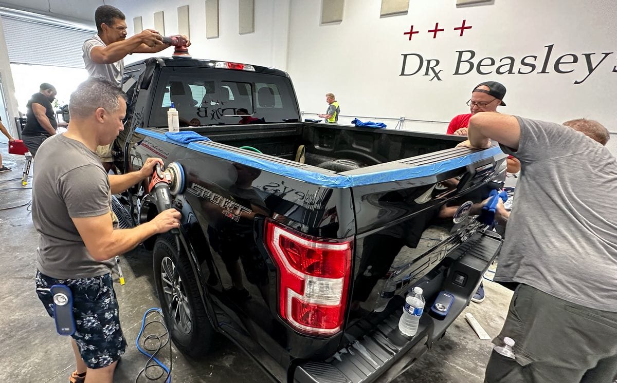Polishing truck for detailing class