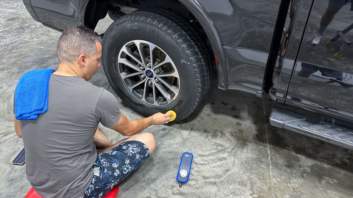 Conditioning tire for detailing class