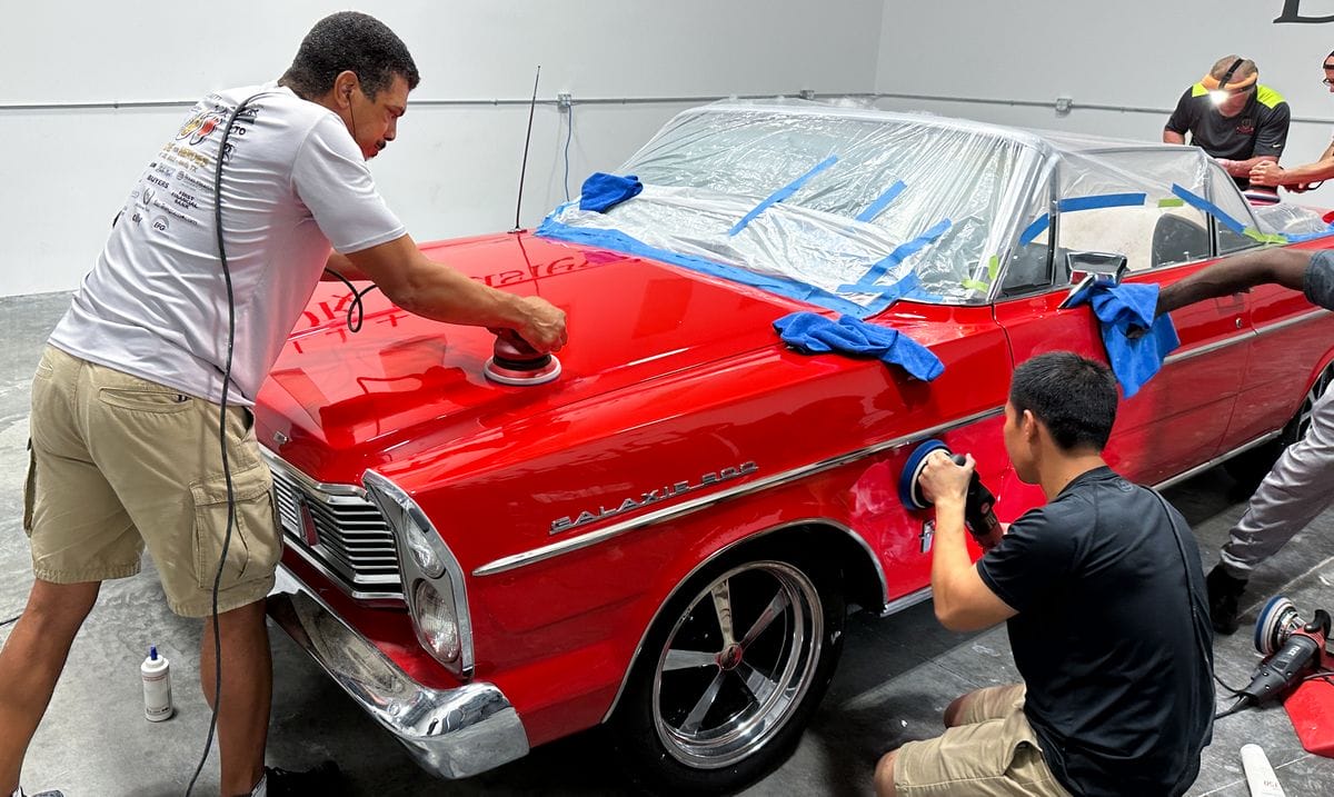 Polishing car for detailing class