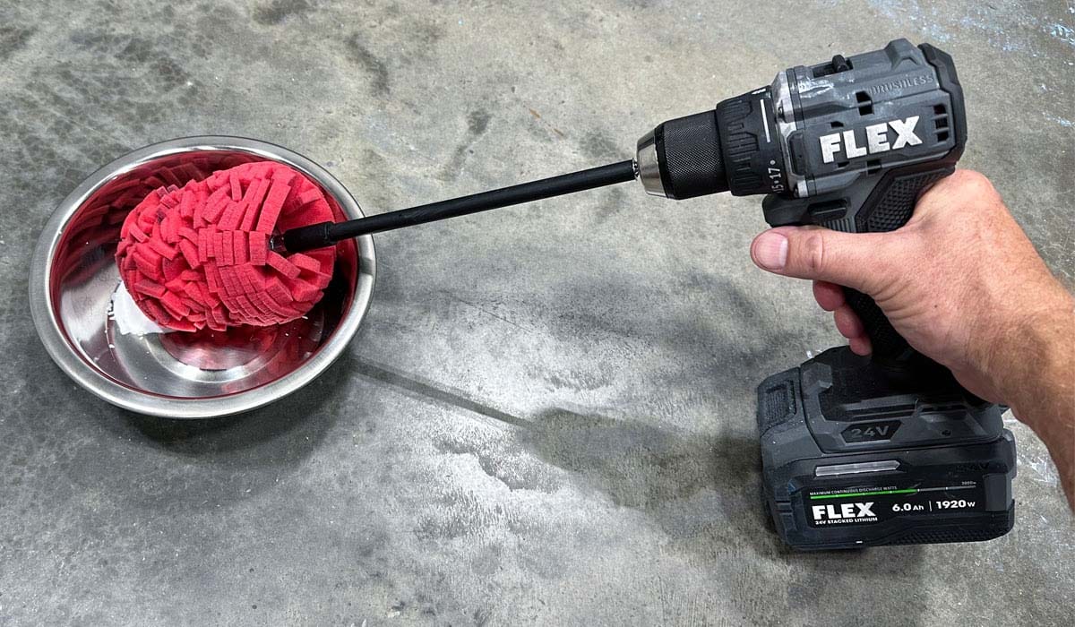 Applying aluminum polish to polishing ball