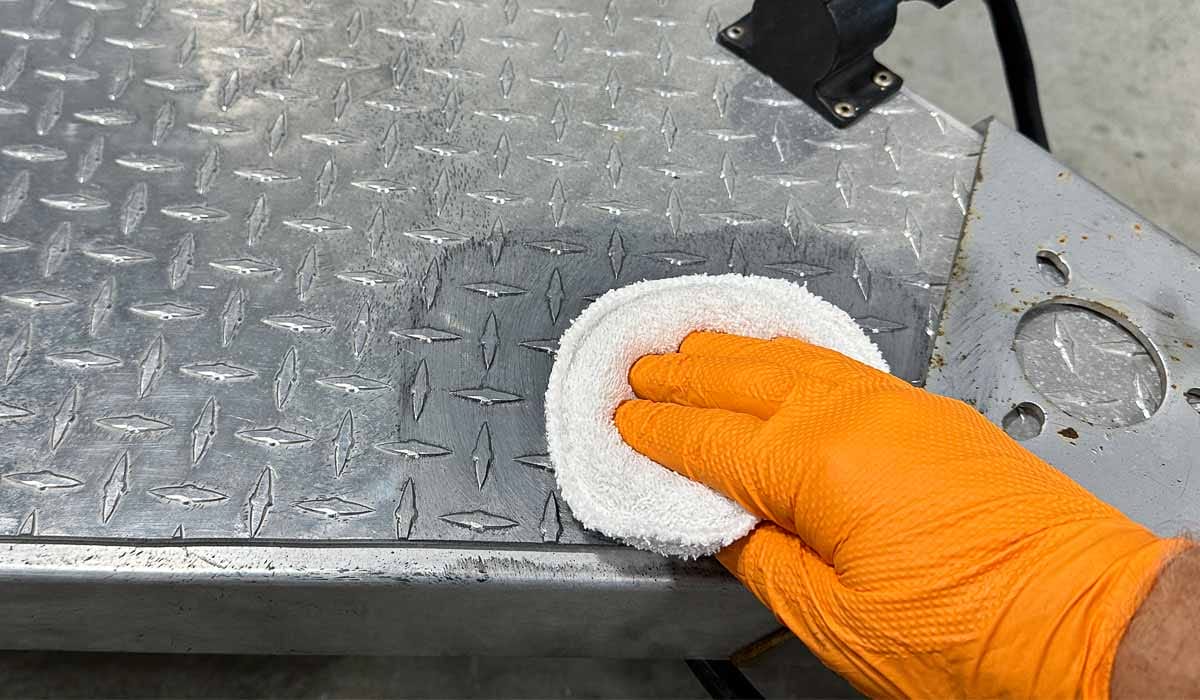 Polishing aluminum by hand