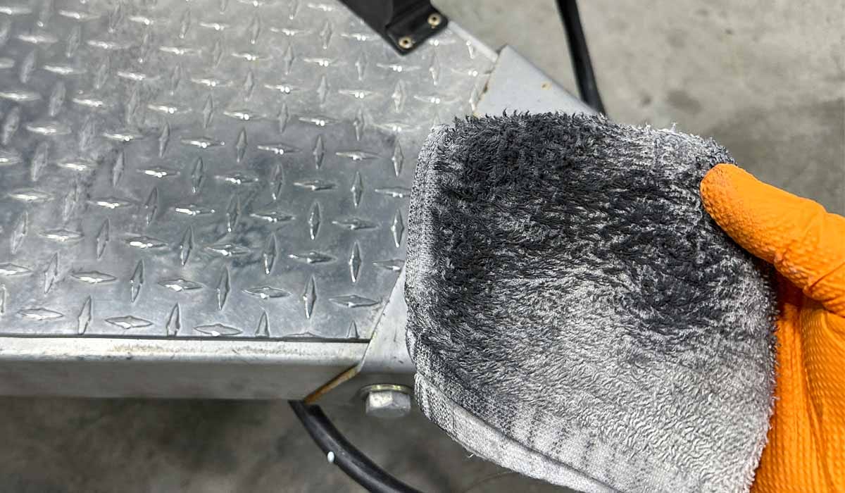 Polishing aluminum by hand