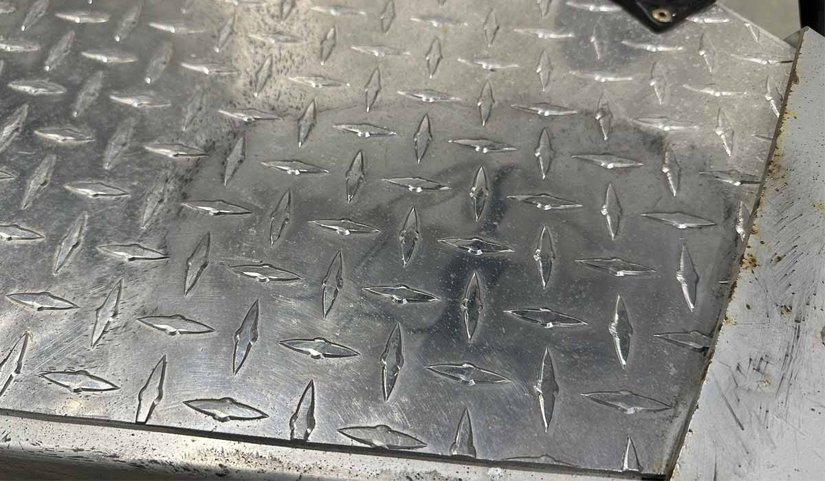 Polishing aluminum by hand