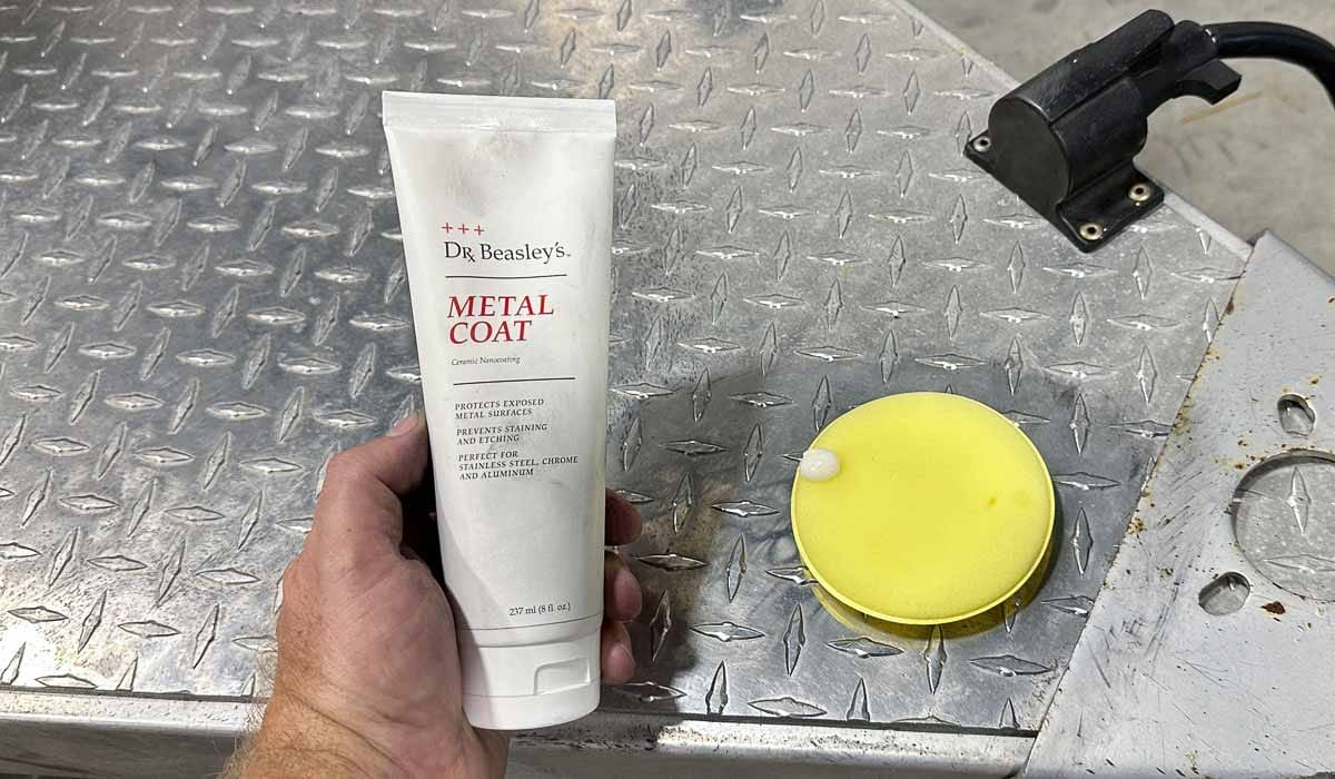 Protecting aluminum with a ceramic coating for metal