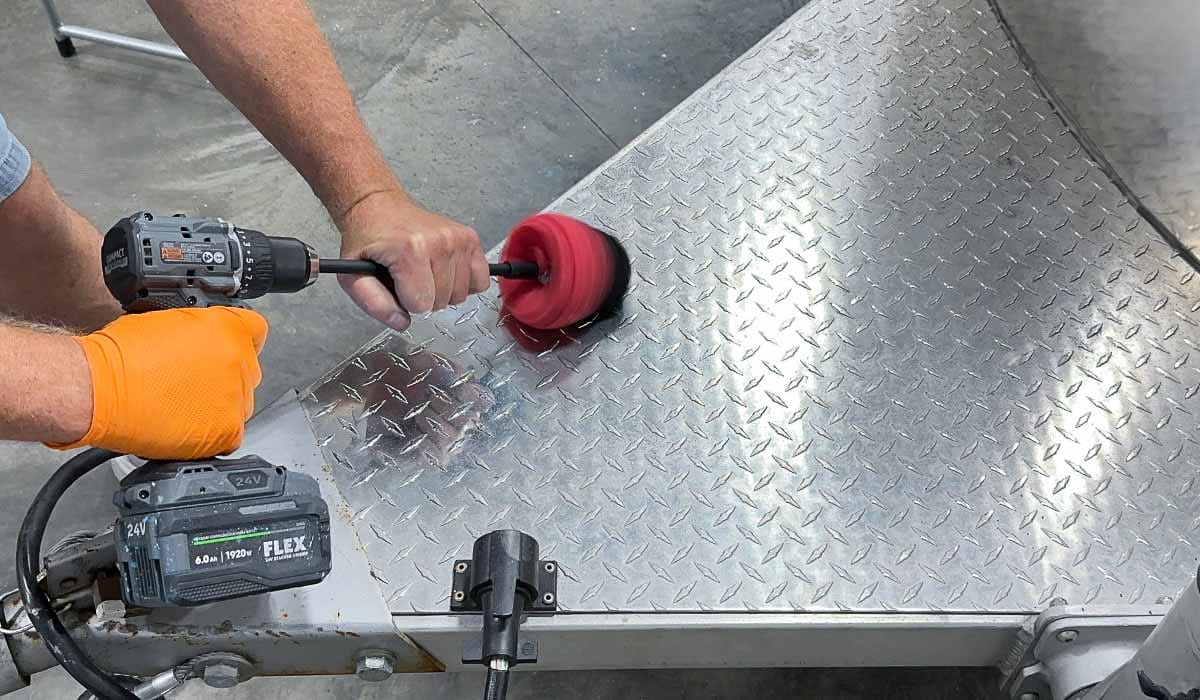 Polishing diamond plate aluminum with polishing ball