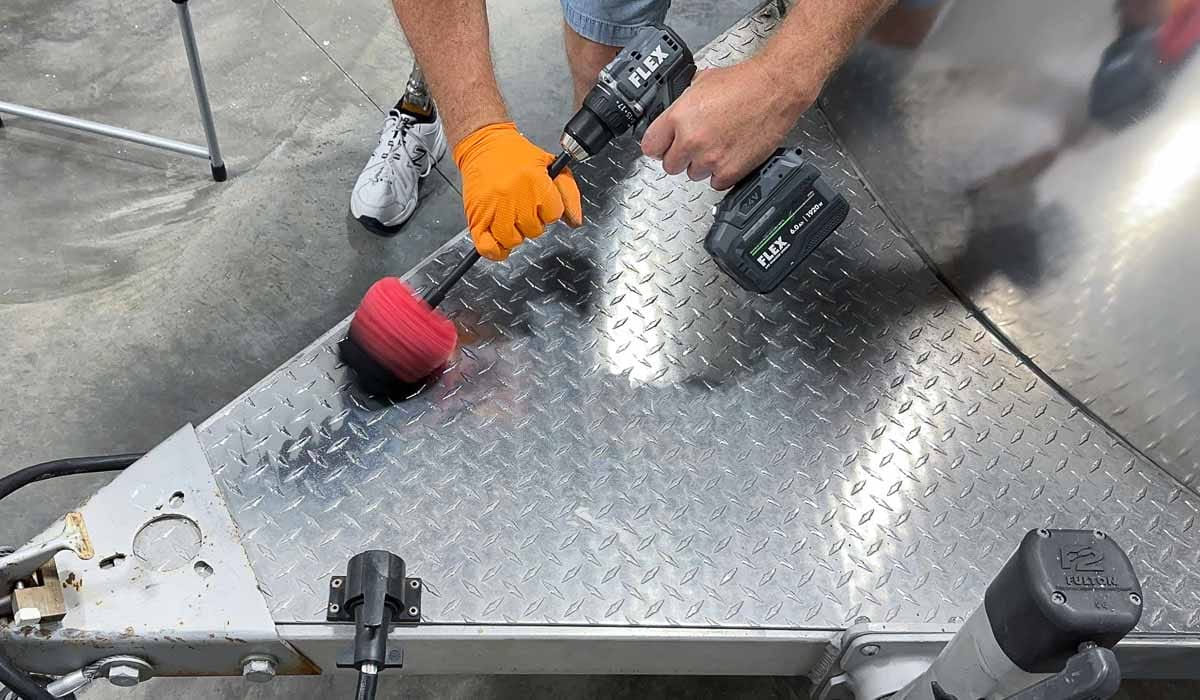 Polishing diamond plate aluminum with polishing ball