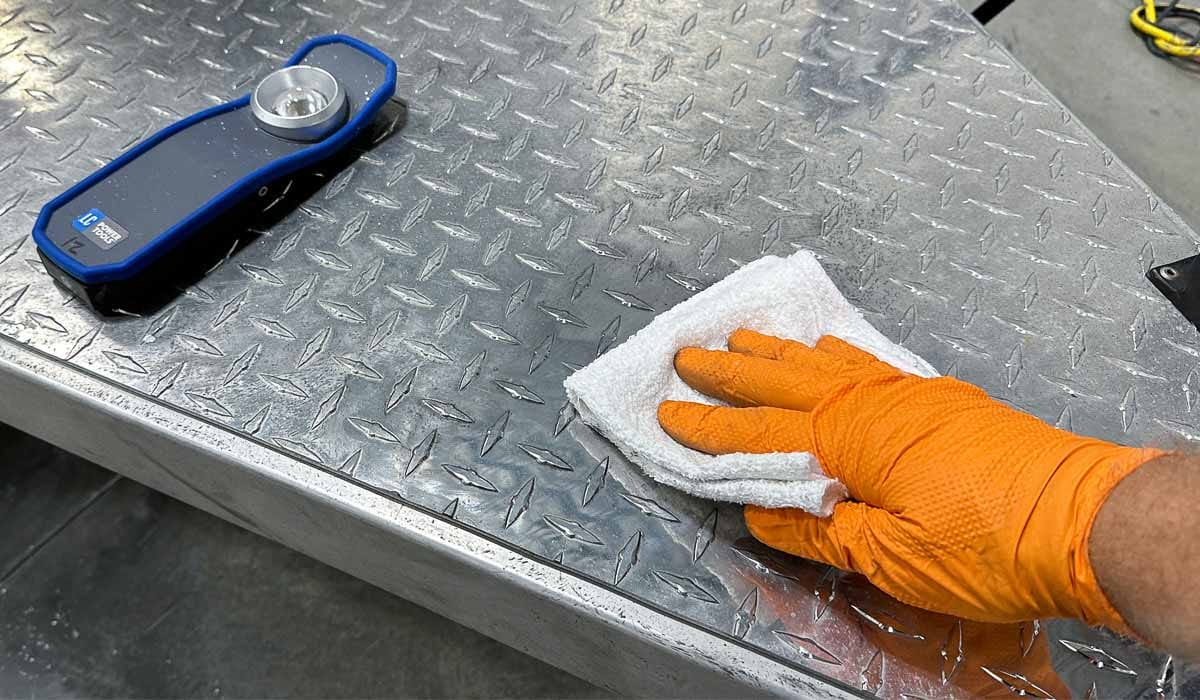 Polishing diamond plate aluminum with polishing ball