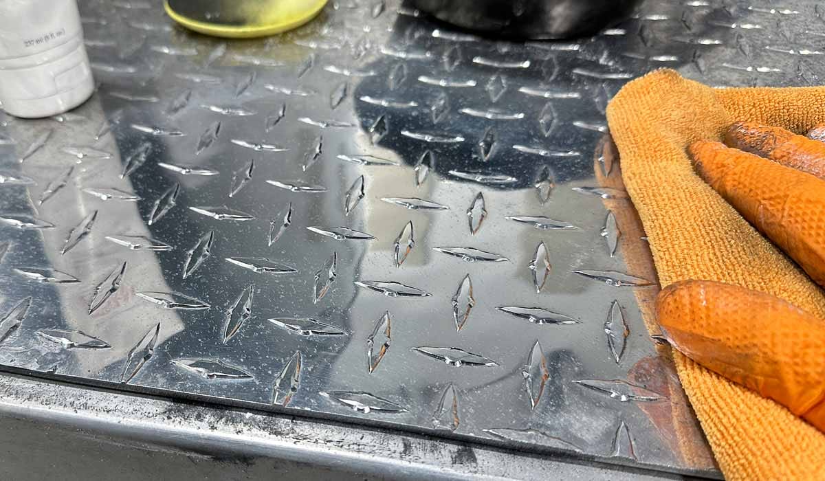 Ceramic coating aluminum diamond plate