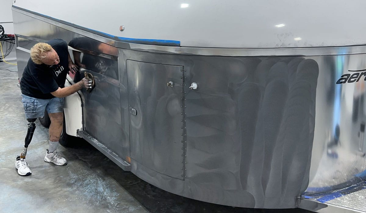Removing residue after polishing aluminum