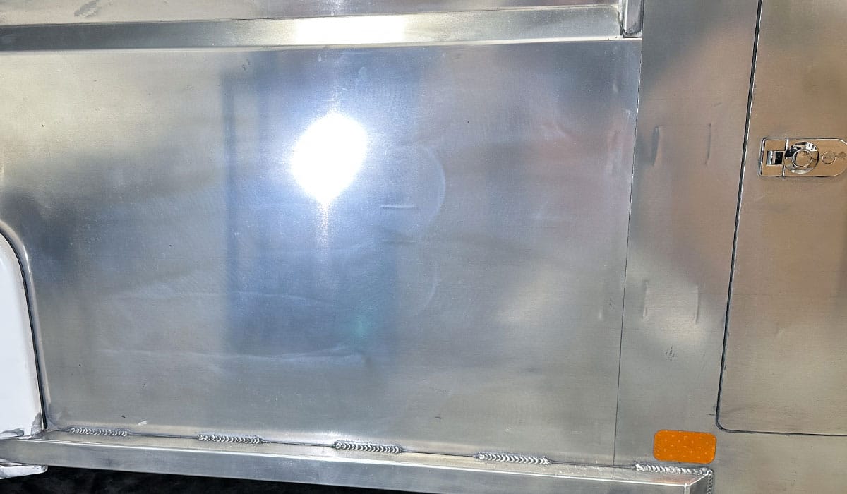 Buffer trails on aluminum after polishing with gear driven polisher