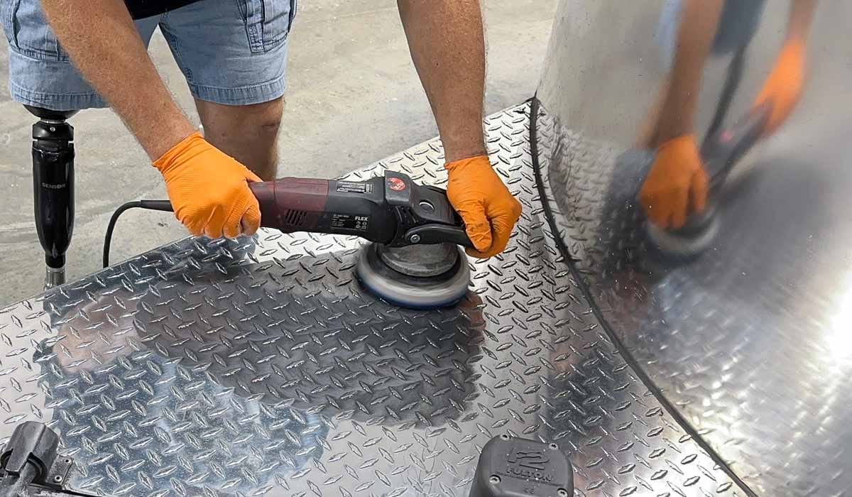 Polishing aluminum diamond plate