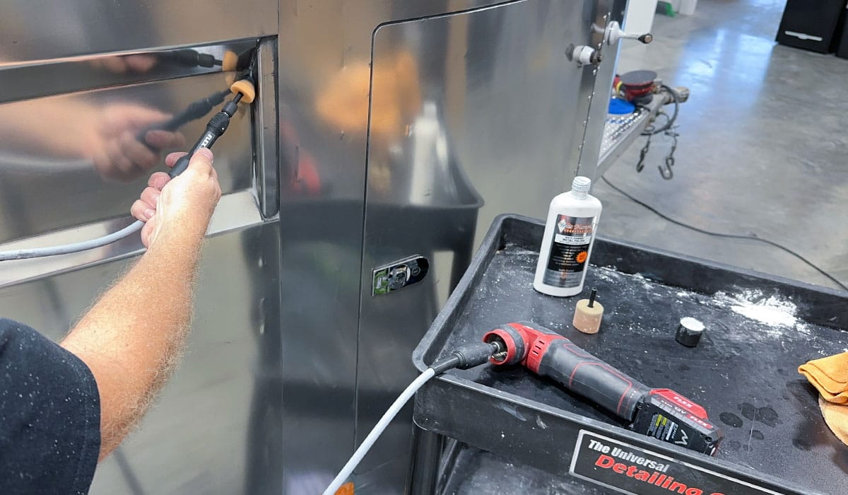 Polishing hard-to-reach areas on aluminum