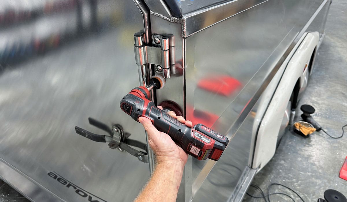 Polishing aluminum in hard-to-reach areas