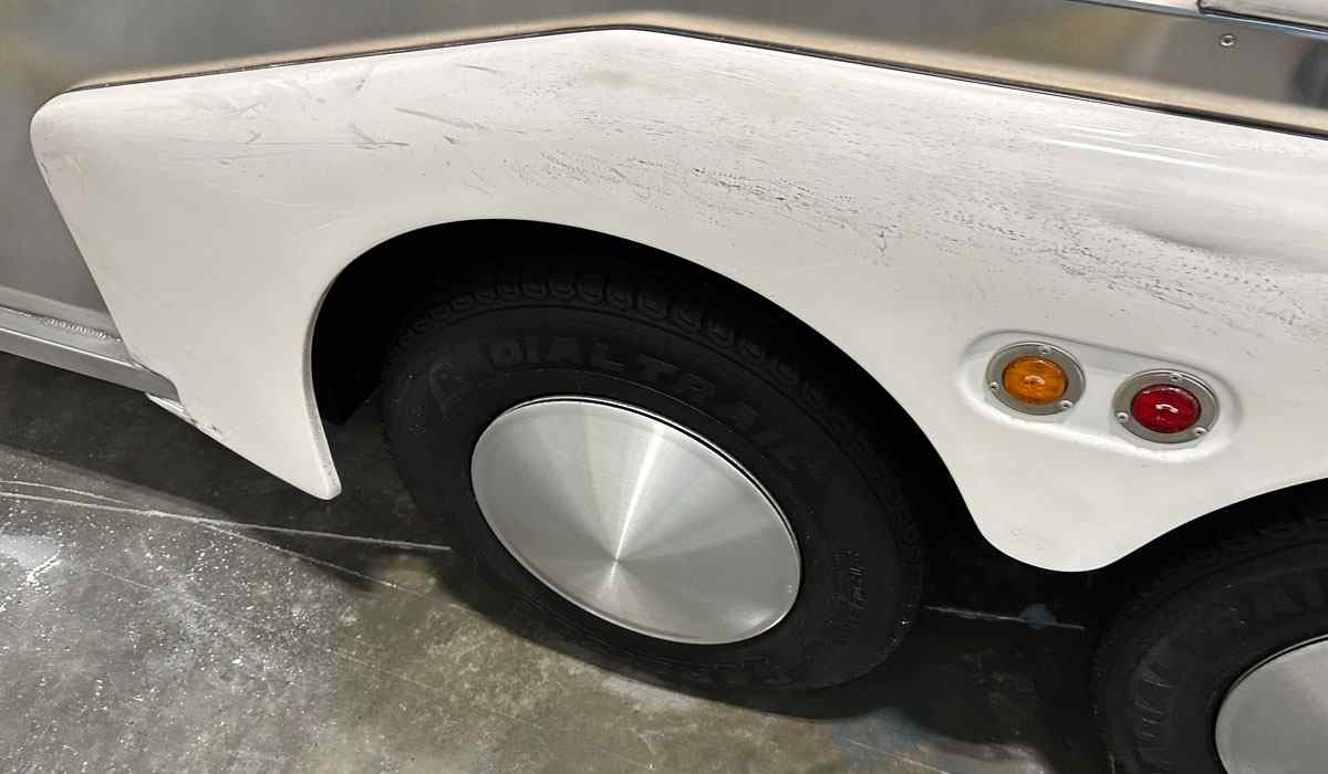 Oxidized and stained fiberglass gelcoat