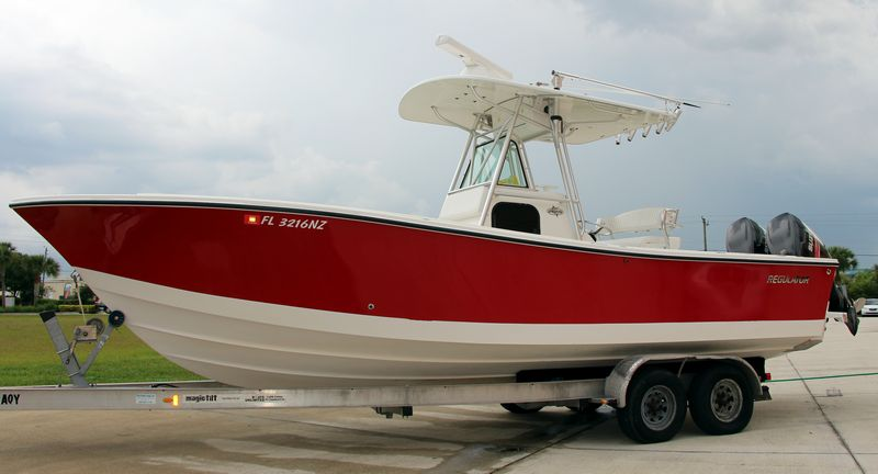 April 2015 – 2011 – 25′ Robalo Center Console