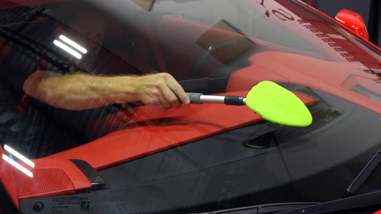 Cleaning inside glass with cleaning tool