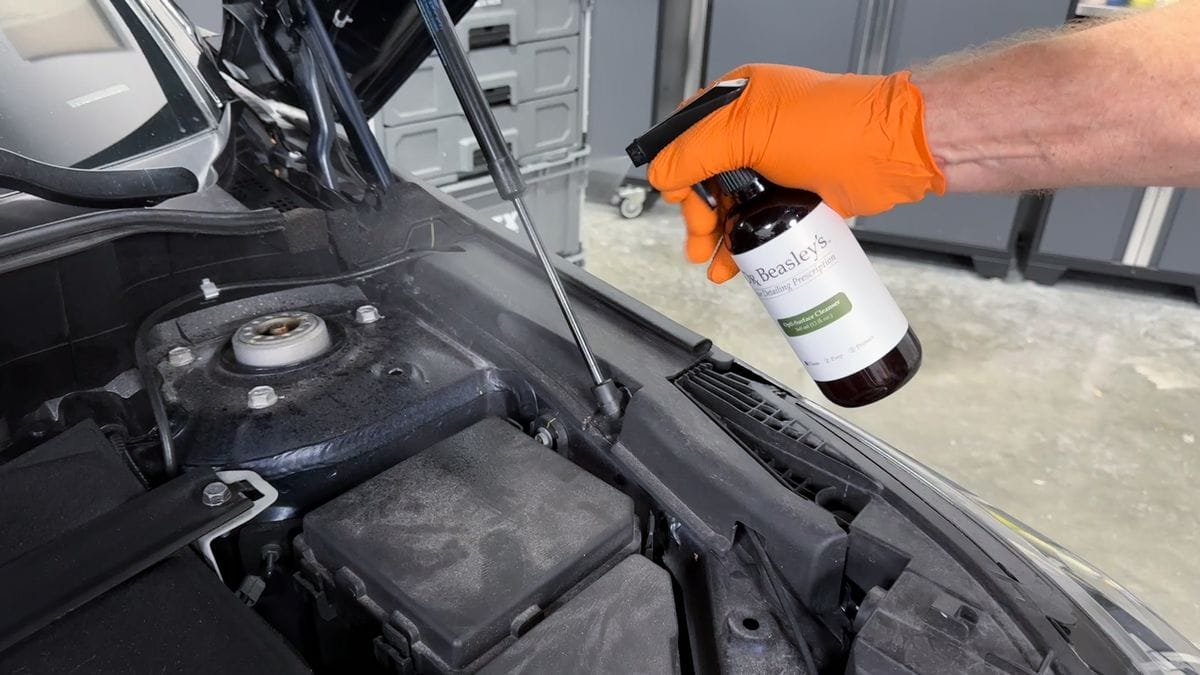 Detailing engine compartment