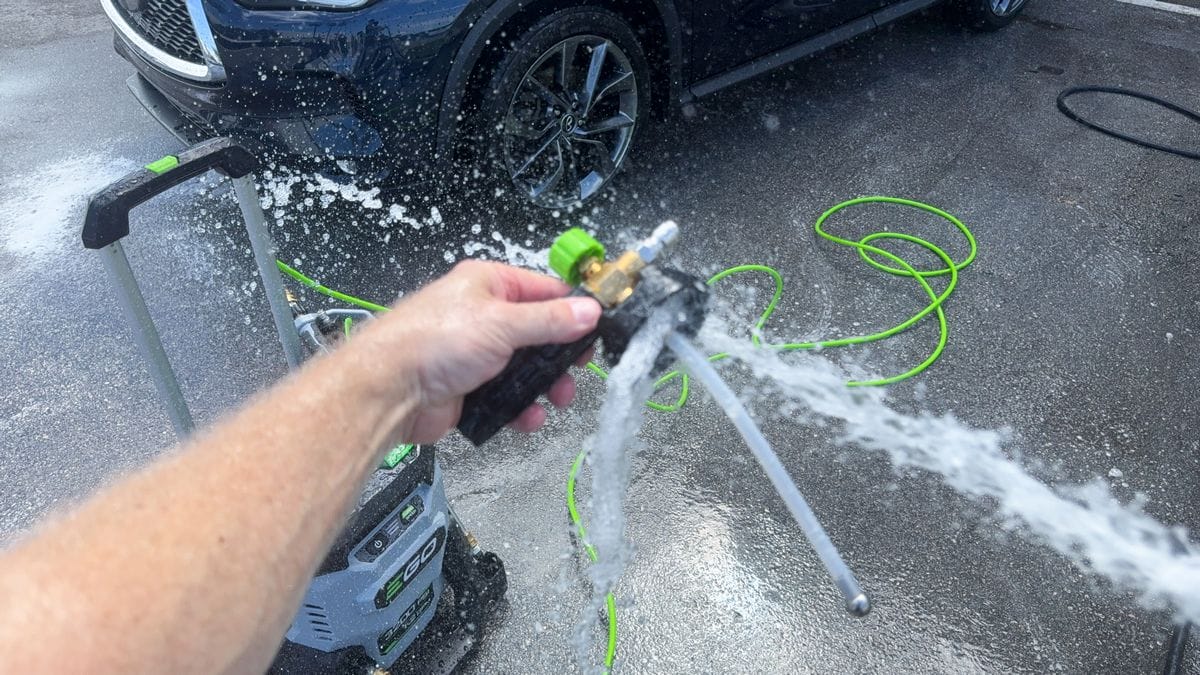 Rinsing foam cannon nozzle