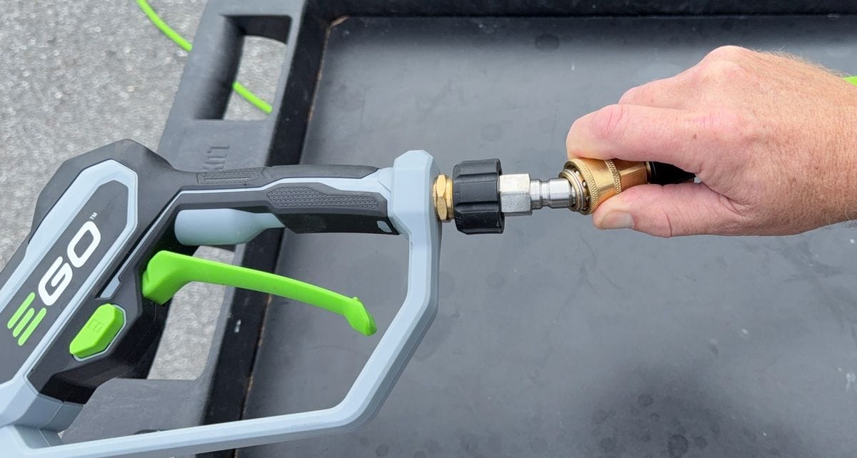 Attaching foam cannon wand to hose fitting