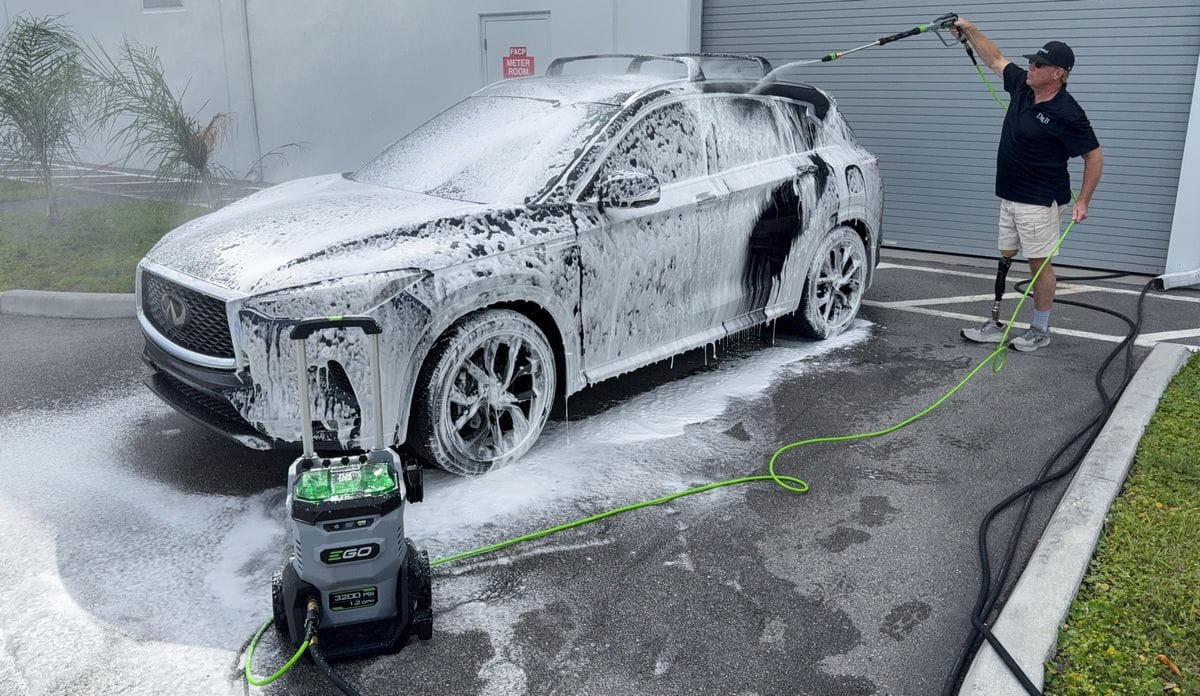 Rinsing foam off car