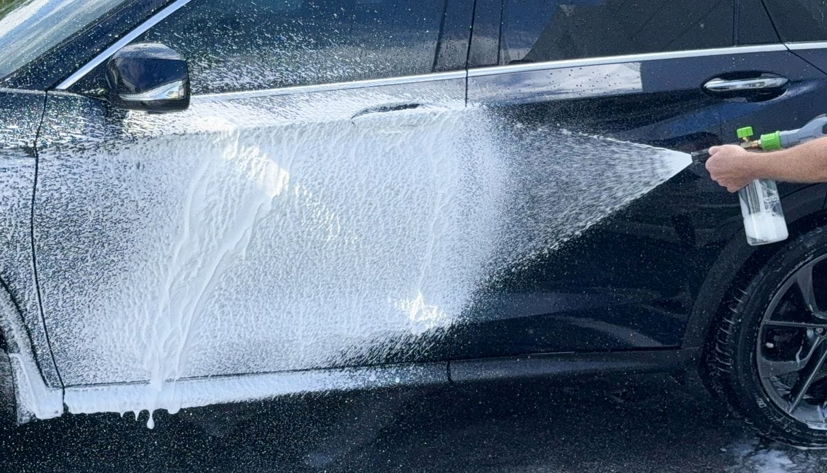 Medium foam cannon spray pattern
