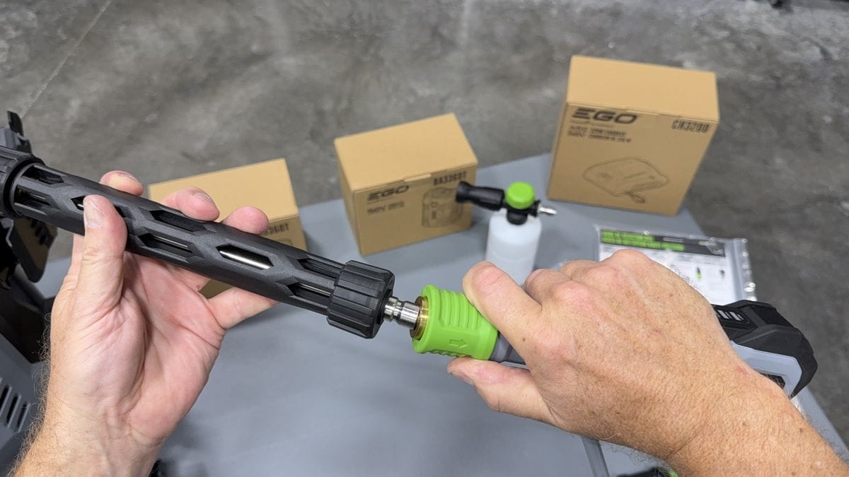 Affixing mid lance to spray gun